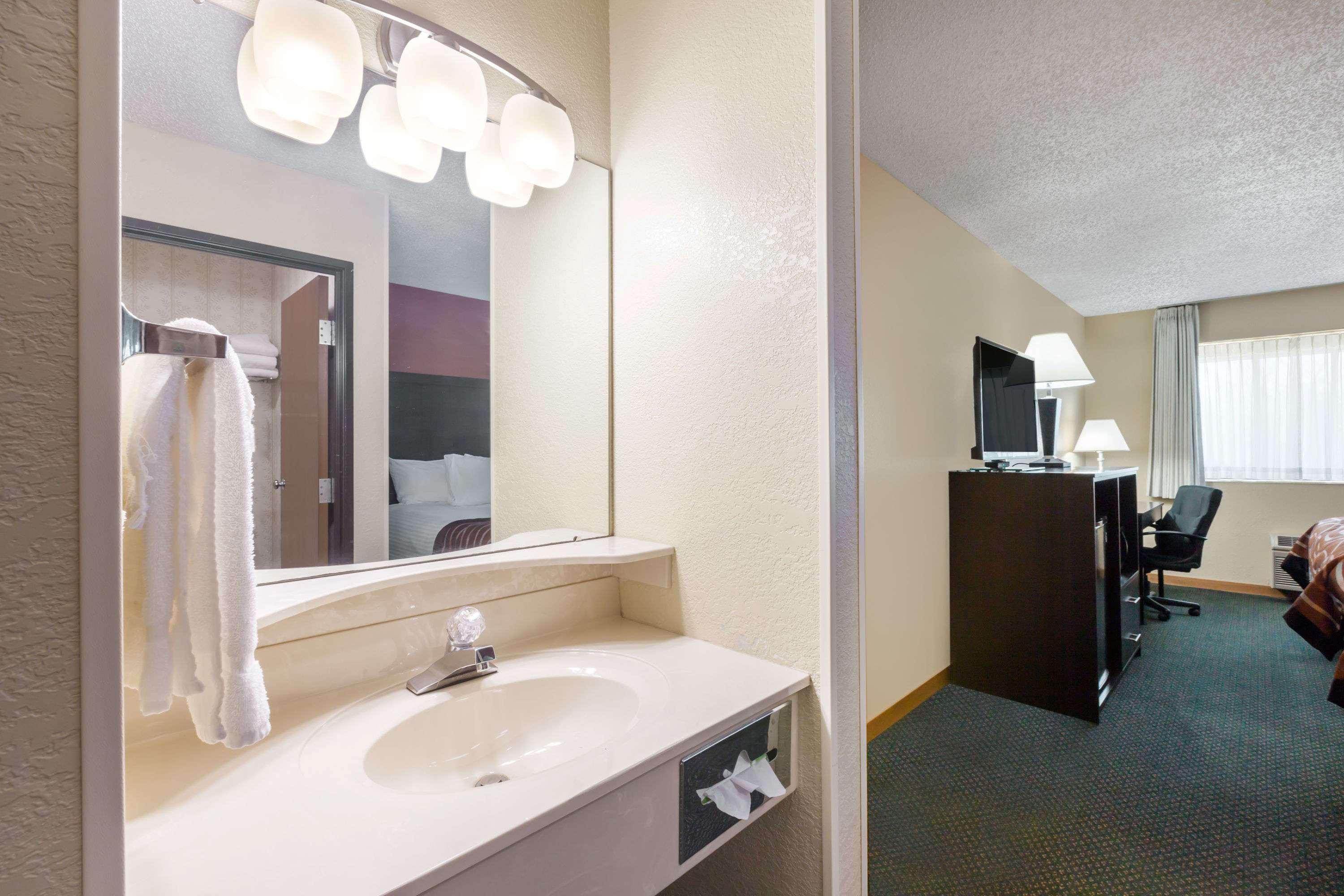 Motel Baymont By Wyndham Midland Exterior foto